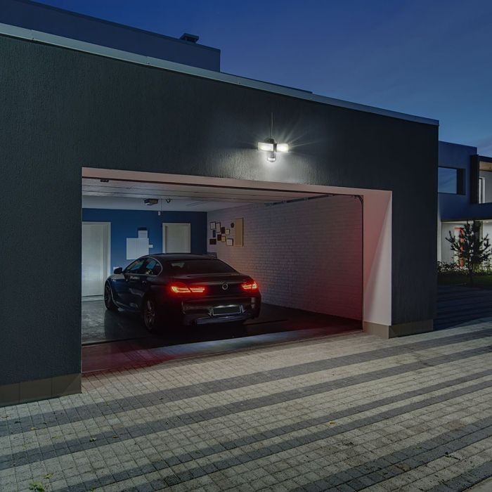 LED FLOOD WITH WIFI SENSOR CAMERA 18W CW 180° 600lm BLACK