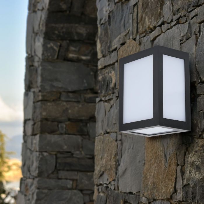 LED WALL LIGHT PC 12W WW 750lm 140° 130X160X108 BLACK IP65