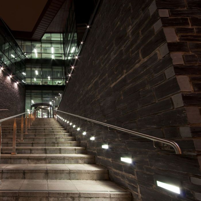 OUTDOOR STEPLIGHTS