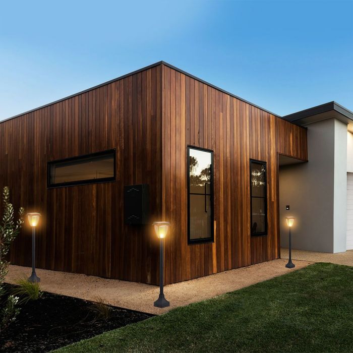 OUTDOOR SOLAR LIGHTS