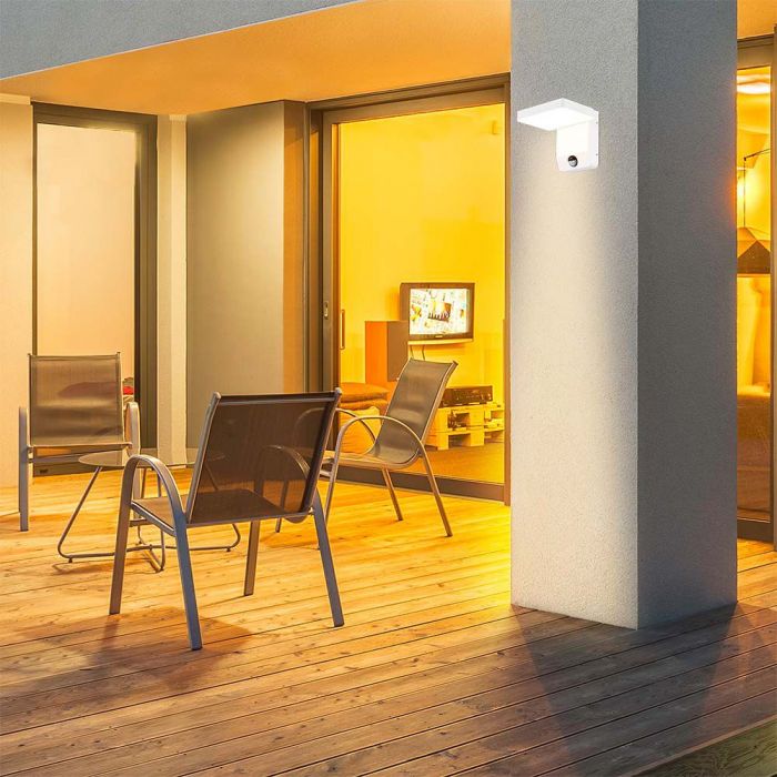 LED WALL LIGHT WITH SENSOR WHITE SQUARE 17W 2520lm WW 350° 17.8x17x16cm IP65