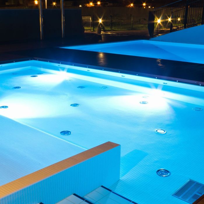 LED POOL LIGHT BLUE 8W 800lm 120° 178X114 IP68