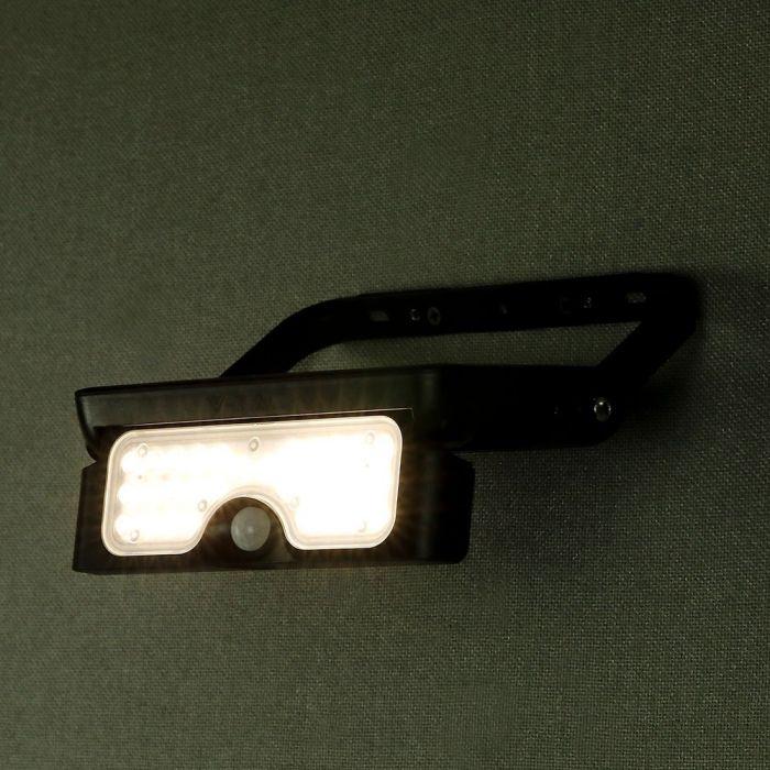 LED SOLAR FLOOD LIGHT WITH SENSOR 5W DL 500lm 180° 217X149X34 IP65 BLACK